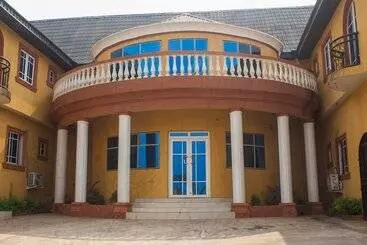 Hotel Sarank Garden