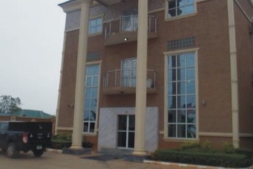 Sheriffyt Royale Hotel And Suites