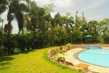 בית מלון כפרי The Gecho Inn Country