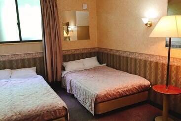 Gotou Hotel   Hostel