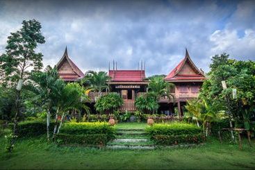 Hotel Lom Rak Resort