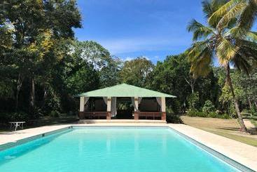 هتل Rancho Baiguate