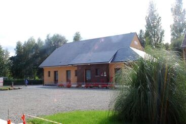 فندق Logis Auberge Le Petit Pont