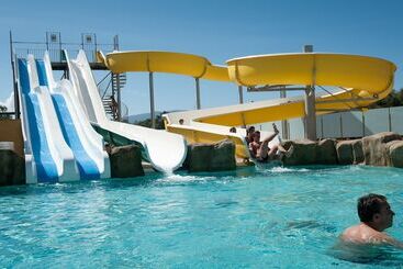 ホテル Camping Le Soleil De La Méditerrannée