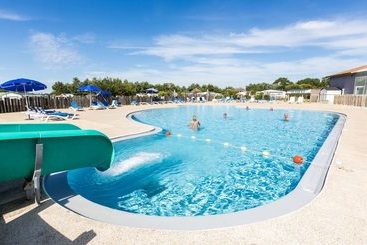 Hotel Domaine Résidentiel De Plein Air Odalys Etang De Besse