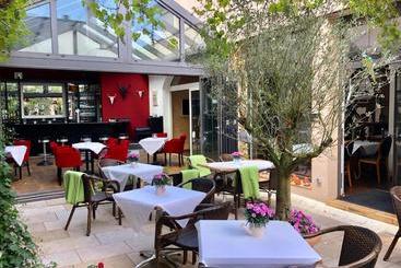 فندق Black Crystal