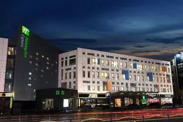 Hotelli Holiday Inn Express Qidong Downtown