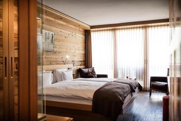 Hotel Petit Chalet By Schönegg