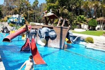 فندق Posada Los Colorines