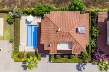 آپارتمان‌های توریست‌ها Paradise Town Villa Hazel