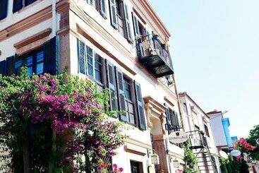 여관 Siyah Lale Cunda 1841