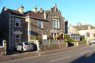 Pensió Linden Lodge Guest House