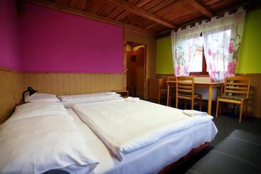 ペンション Penzion šatovské Lípy