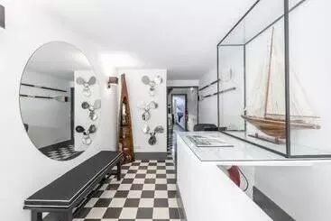 پانسیون Oporto Street Fonte Taurina   Riverfront Suites