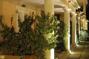 هتل Hôtel Villa Les Rosiers