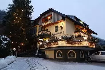 Majatalo Landgasthof Hubertusstubn