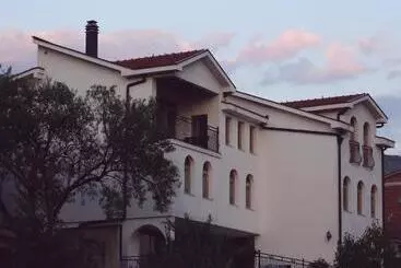 ペンション Villa Velagic