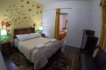 Pensiune Colonial House Inn