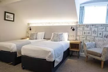 Alberg The Cow & Calf By Innkeeper S Collection