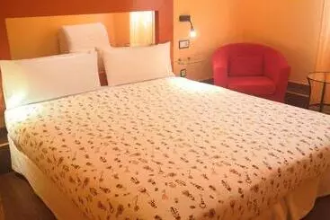 پانسیون Hostal Arco Iris