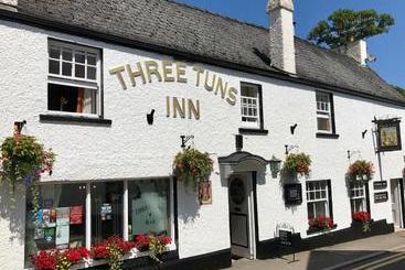 旅馆 The Three Tuns