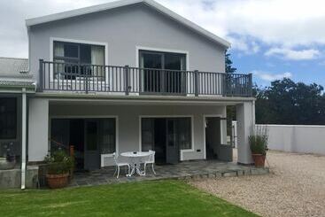 Pension (Hôtel basse catégorie) Burrough Place