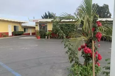 Ventura Beach House Motel