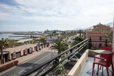 アパートホテル Residence Colibrì Family & Bike