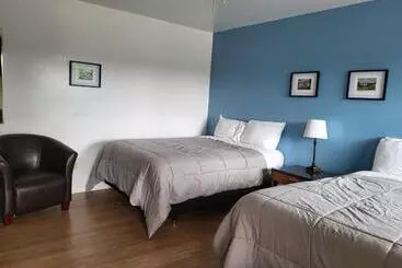 Hostel Sherbrooke Village Inn