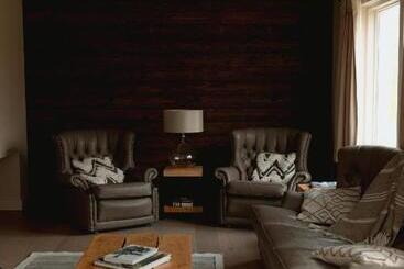 פנסיון Finn Lough