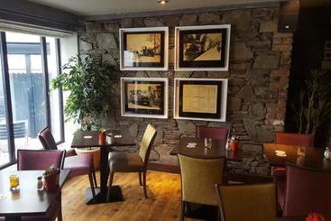 Pensão Muskerry Arms Bar And B&b