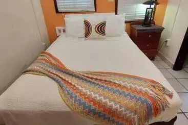 Majatalo Buttonwood Belize