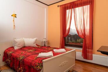 پانسیون Panorama Guesthouse