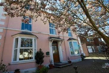 Pensió Maenllwyd Guest House