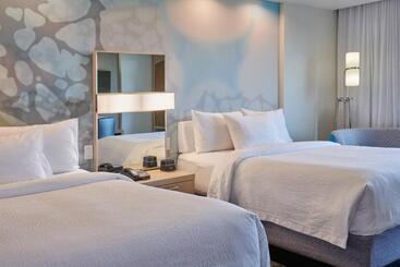 ホテル Courtyard By Marriott Petoskey At Victories Square