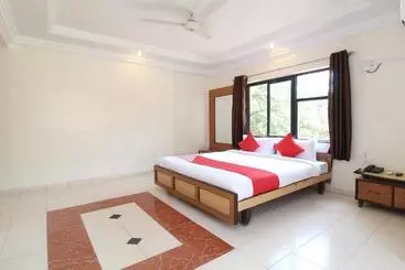 Hotel Oyo 29615 Chandraphool Garden