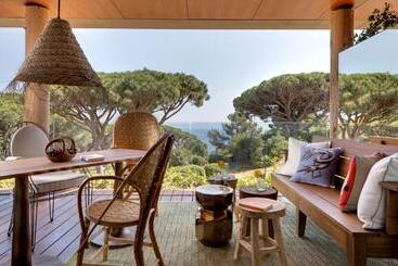 هتل Lily Of The Valley