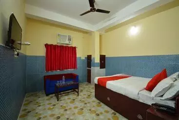 Oyo 30386 Hotel Gloria Inn