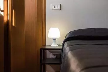 تختخواب و صبحانه Travelershome Morena Guesthouse