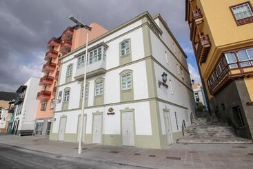 هتل Emblemático Holiday Time