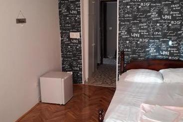 Bed & Breakfast Guesthouse Vila Tamburic