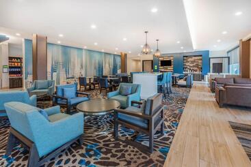 Hotelli La Quinta Inn And Suites By Wyndham Houston Spring South