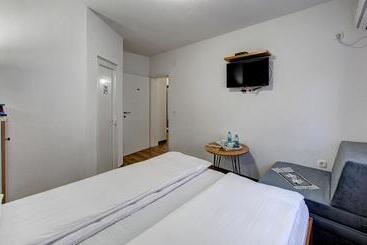 پانسیون Guesthouse Check In