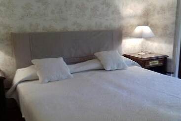 צימר Château De Lastours