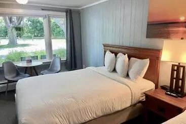 Hotelli Elk Rapids Lakeshore Inn