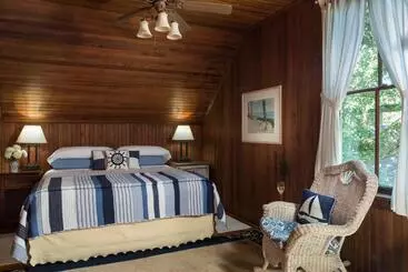 Magnolia Springs Bed And Breakfast