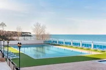 Hotel Ramada Resort By Wyndham Unye