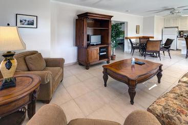 هتل آپارتمان Hut Pointe Inn