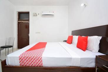 Hotell Oyo 27801 Kings Landing