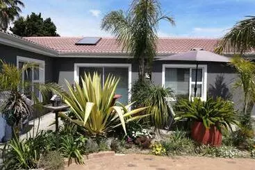 Majatalo Northern Vine Guesthouse B&b Self Catering